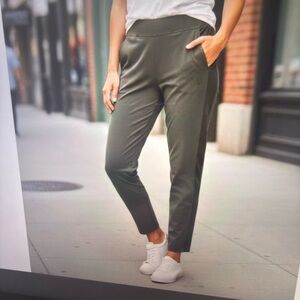ATHLETA Brooklyn Mid Rise Ankle Pant. Like New